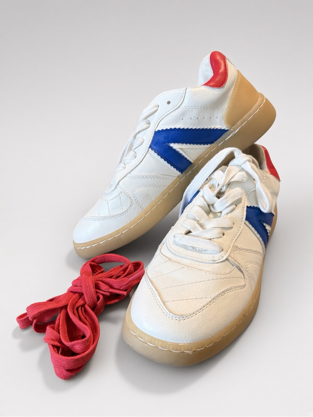 Mia Size 8 White Sneakers w/red & Blue Side Accent retro 80s like new